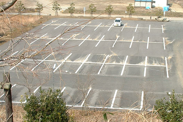 布目ダム右岸下流駐車場整備工事